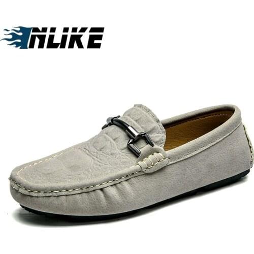 INLIKE Men Casual Suede Leather Loafers Solid Leather Doug Shoe Moccasins Gommino Slip on Men Loafers Shoes For Driving