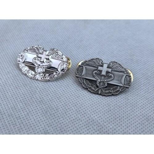 PAIR OF U.S. ARMY 1ST AWARD COMBAT MEDICAL Insignia Metal BADGE PIN