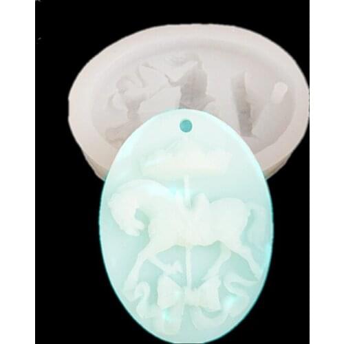 Horse brand resin keychain mold cake tool DIY silicone baking mold kitchen baking tool chocolate making tool