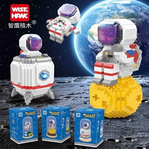 617pcs+ Space Astronaut Micro Building Blocks WiseHawk Spaceman Diamond Mini Brick Figures Kids Toys With Display Box LED Light