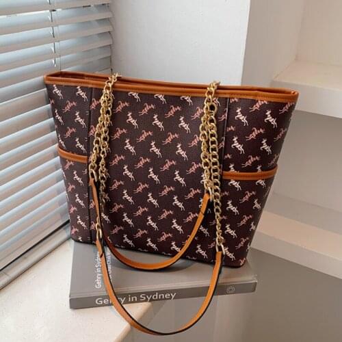 Large Chain Handbags For Women 2021 Winter Fashion Moose Pattern Pu Leather Big Totes Shoulder Bag Designer Travel Shopping Bag