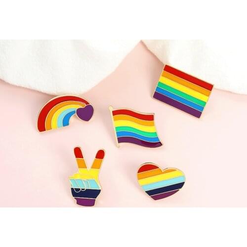 Rainbow Pride Heart Flag Enamel Pins Love Is Love Brooches Rainbow Badges Lesbian Gay Pride Jewelry Peace Love Gifts Wholesale