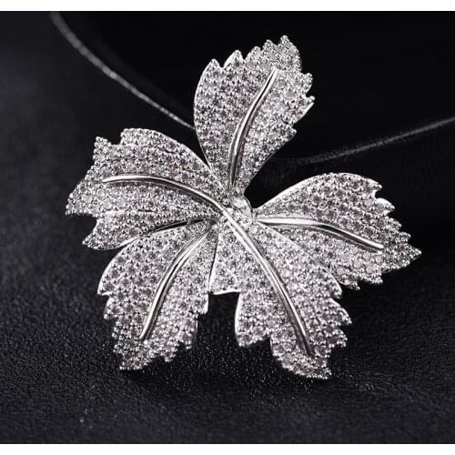 Korea Trendy Leaf Brooch Shining Crystal Flower Corsage Bouttoniere Brand Designer Women Luxury Wedding Jewelry Broche Brooches