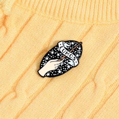 Personality LUMOS Star Magic Wand brooch Creative brooch pin badge enamel backpack lapel pin hat jewelry gift for friends