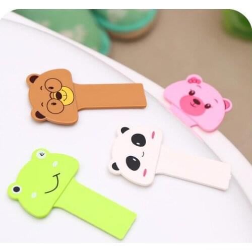 200pcs/lot Mix Styles Cute Cartoon Toilets Lid Handle Creative Portable Not Dirty Hands Uncovery Flip Lid Toilet Cover SN3429