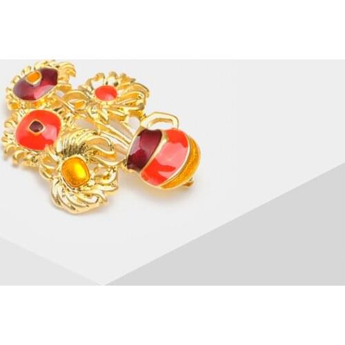 Amorita boutique nes disign fassshion gold color flower Brooches