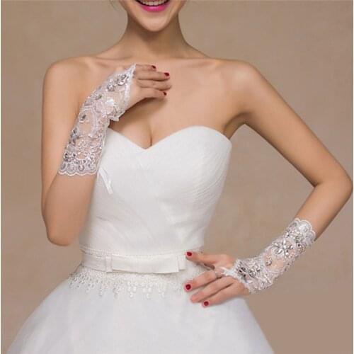 1 Pair Bridal Gloves Lace Fashion Hollow Out Flower Dew Finger Bandage Gloves Dress Accessories Wedding Decorations J15