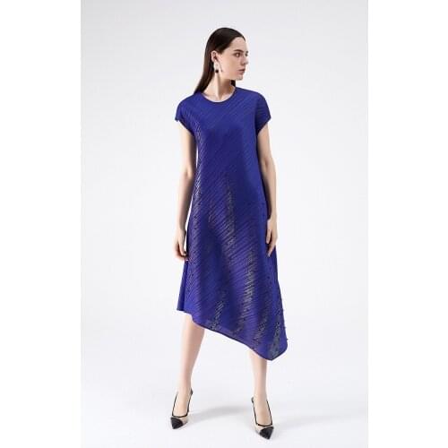 HOT SELLING Miyake pressure plait asymmetric bronzing show thin dress fashion package sleeve Beaded dress IN STOCK
