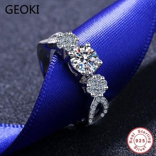 Geoki 925 Sterling Silver 0.8 ct Round Perfect Cut VVS1 Moissanite Ring Passed Diamond Selector Test D Color Stone Rings Party