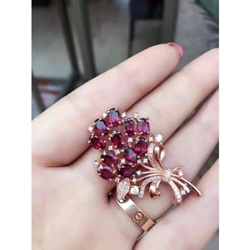 Natural garnet brooch, 925 sterling silver, beautiful brooch, flower style, beautiful color, price is suitable