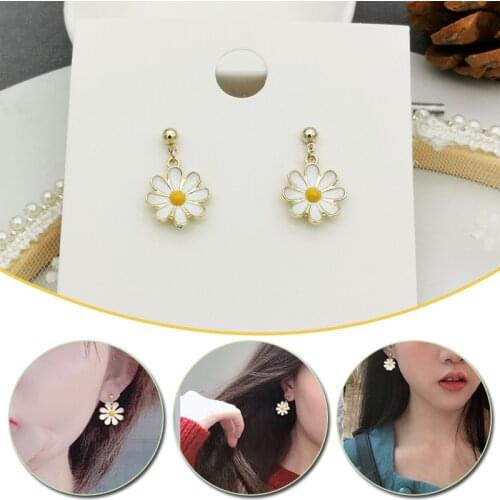 New Arrival Korean Daisy Flower Drop Earrings Delicate Cute Summer Dress Earrings for Women Gifts Fashion Sweet Earrings Jewelry