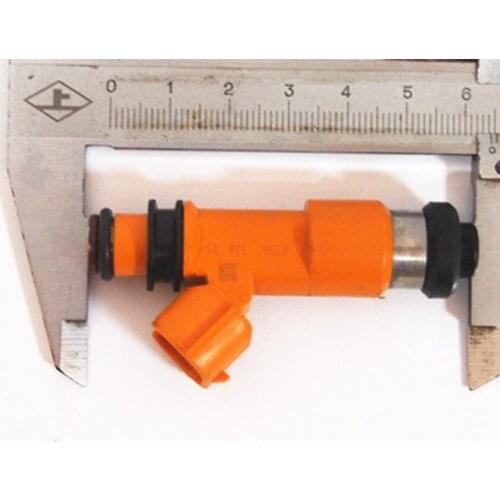 Petrol Gas Fuel Injector 15710-61J00 Fits Suzuki APV / Suzuki Futura 1500cc (SL415)