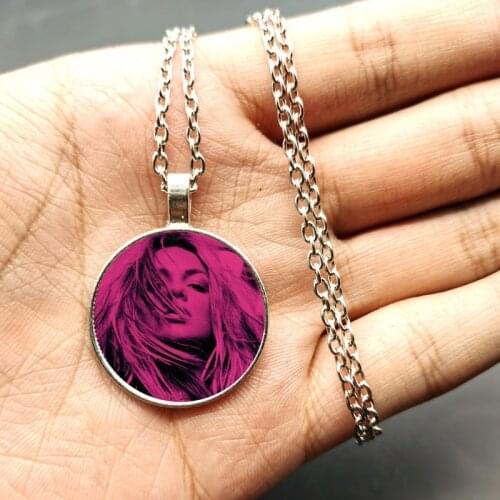 British pop singer star necklace, crystal glass necklace, the same style for men and women