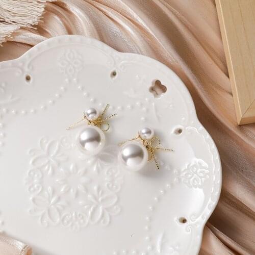 Korea Elegant White Round Simulated Pearl Earrings for Women Girl Gold Color Bowknot Statement Dangle Earrings Wedding Jewelry