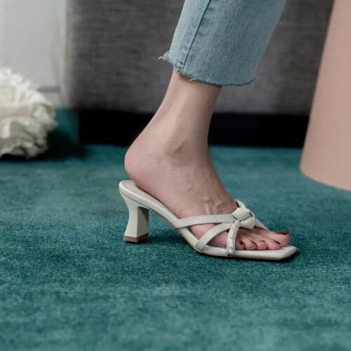 Design Stylish Slippers Fashion Beach Vacation outdoor Women Slippers Sandals