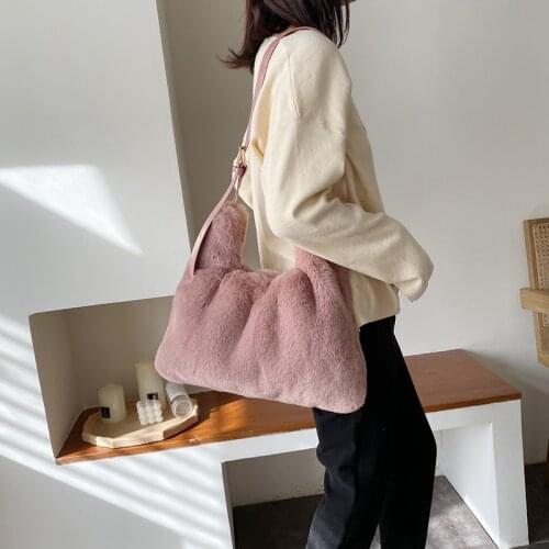 Winter New Casual Plush Shoulder Bag For Women Cute Shoulder Bag Faux Fur Lady Messeneger Bag Large Capacity Tote Fashion Purses
