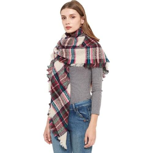 Hot Sale Spring, Autumn and Winter New High-quality Neck Square Scarf Ladies Split Plaid Triangle Shawl Fashion