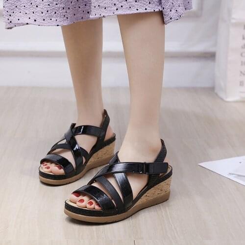 SIKETU 2018 Summer Sandals Women Fashion Flower Flip Flops Flats Sandals Ladies Soft PU Leather Comfortable Sandals