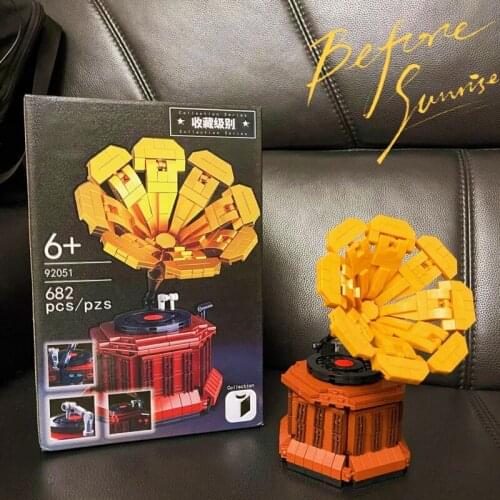 Idea Series 1:8 Phonograph Building Block Brick Retro musical Instrument Modle Classic Radio Toy For Boy Birthday Gift 682PCS
