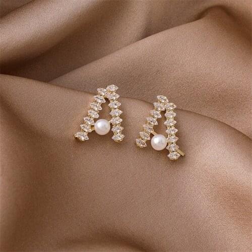 Fashionable and Simple A-shaped Zircon Elegant Crystal Earrings Korean Retro Analog Pearl High-end Womens Jewelry Kolczyki
