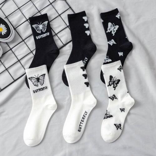 6 pieces = 3 pairs Fashion Black and White Butterfly Fashion Women Socks Skateboard Happy Autumn Sox Lovely Cute Socks Girls