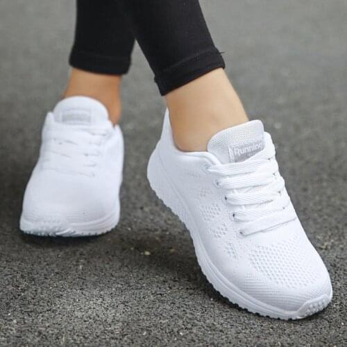Oversize Summer Breathable Women Sneakers Sport White Womens Sports Shoes Men Running Shoes for Women Trainers Gym GMB-0211