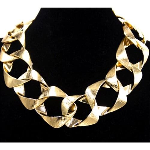 Hyperbole Jewelry Accessories Handmade Golden Color Alloy Geometric Hollow Statement Punk Necklace on The Neck for Women Wedding