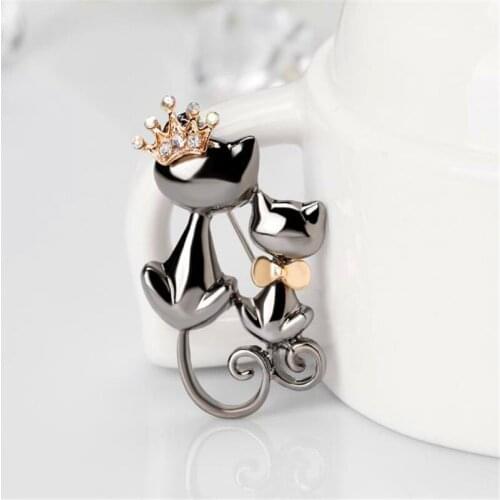 2020 new hot models cute brooch boutique cartoon animal love double cat brooch female dating holiday denim bag decoration