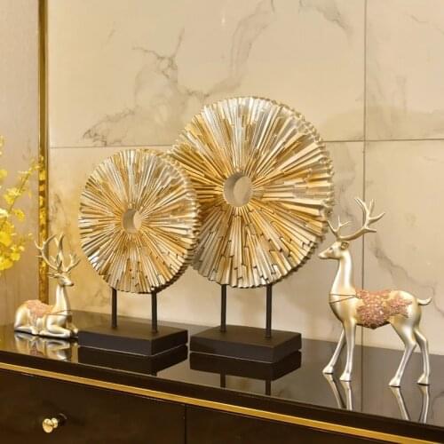 European Livingroom TV Cabinet Resin Round Figurines Crafts Luxury Modern Gold Decoration For Home Furnishing Decoration