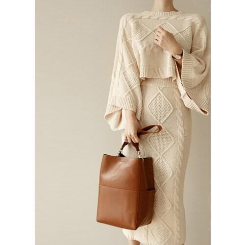 Korean New Fashion Knitted 2 Piece Set Twist Crochet Batwing Sleeve Loose Sweater Crop Top And Split Bodycon Skirt Womens Suits