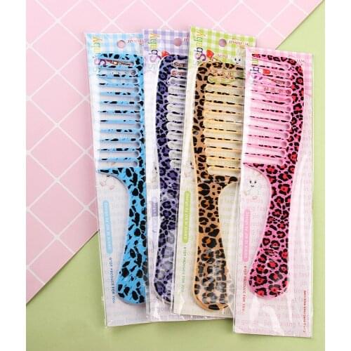 1Pc Palstic Hair Combs Leopard Anti-static Handle Wide Tooth Detangling Salon Styling Tools Barber Hairdressing Accessories