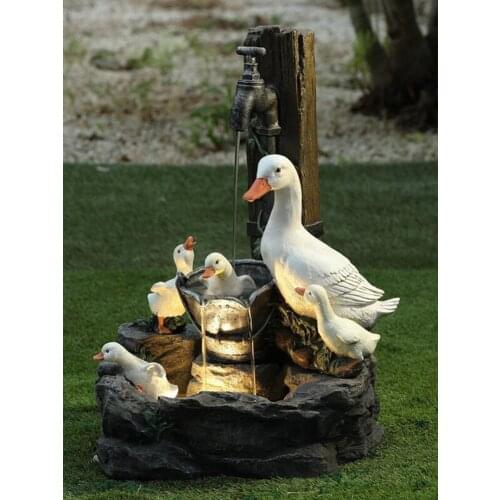 Duck Statue Animal Garden Statue Water Fountain Solar Garden Squirrel Duck Resin Decor Home Garden Craft Decor Garden Decorative