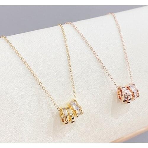 Showfay 2021 New Fashion Creative Three-Ring Round Shape Pendant Necklace Womens Multi-Ring Rose Gold Jewelry for Women