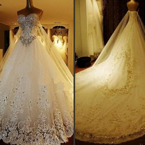 Luxury Crystal 2021 A-Line Wedding Dresses Lace Cathedral Lace-up Back Bridal Gowns Sweetheart Appliques Beaded Garden Free Sets
