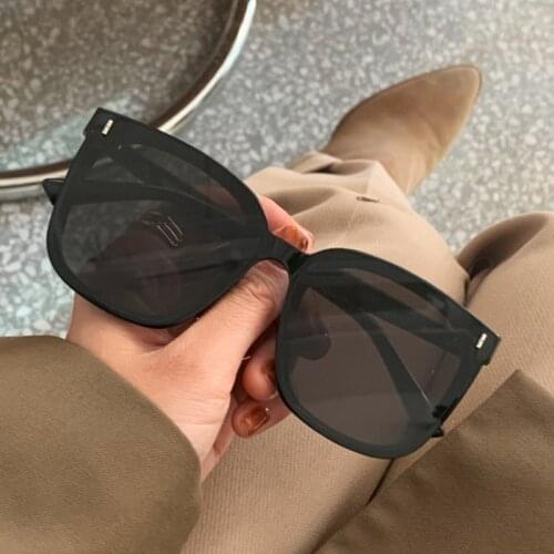 Fashion Square Sunglasses Women Retro Rivet Design Sun Glasses Male Female Brand Designer Big Frame Shades UV400 Eyewear