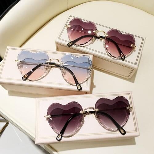 Love Heart Shaped Sunglasses Women Brand Design 2020 Rimless Cat Eye Frame 90S Sun Glasses Clear Lens Gradient Shades Gift S335