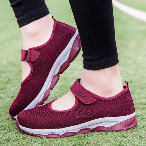 Summer breathable mesh shoes, lightweight cloth shoes, womens mother shoes, non-slip soft-soled shoes for the elderly