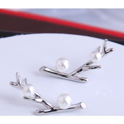 Fashion Gold Leaf Pearl Earring For Women Stud Puck Rock Vintage Fashion Girls Jewerly Gifts
