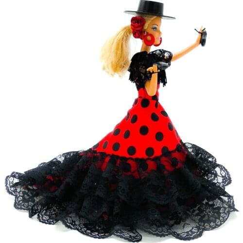Vestido andaluza pendientes castañuelas peinetas y sombrero para Barbie. Fabricado en España por Folk Artesanía Flamenco regalo