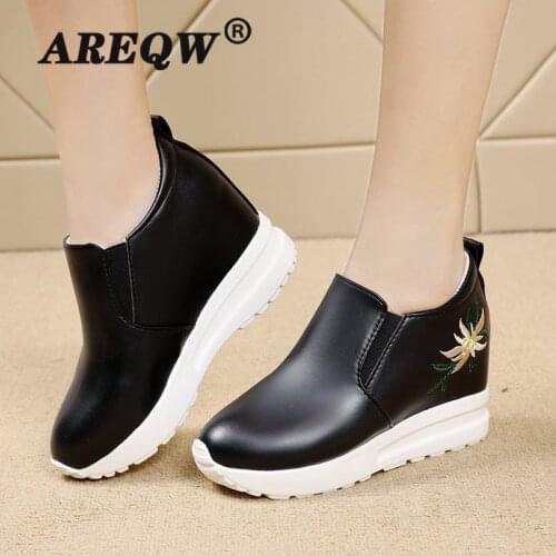 Plus Size Autumn Women Loafers Wedges Platform Shoes White Slip on Embroidery Loafer Increasing Casual Shoes Spring