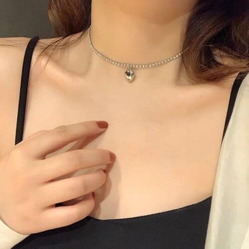COWBREAD Women Necklace Heart Shape Love Choker Cold Wind Clavicle Chain Niche Design Necklace Fashionable Jewelry