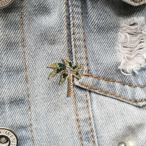 Coconut Tree Brooch Pins Quality Crystal Brooches Vintage New Year Designer Jewelry Gift Hat Coat Bag Accessories Scarf Buckle