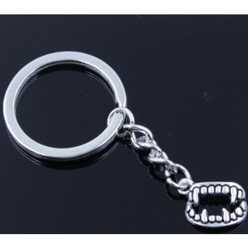 New Fashion Men 30mm Keychain DIY Metal Holder Chain Vintage Vampire Dracula Teeth Halloween 17x12mm Silver Color Pendant Gift