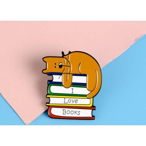 Cartoon Cat Pin I Love Books Book Worm Hard Enamel Badge Lapel Pin Brooches For Bag Backpack Accessories