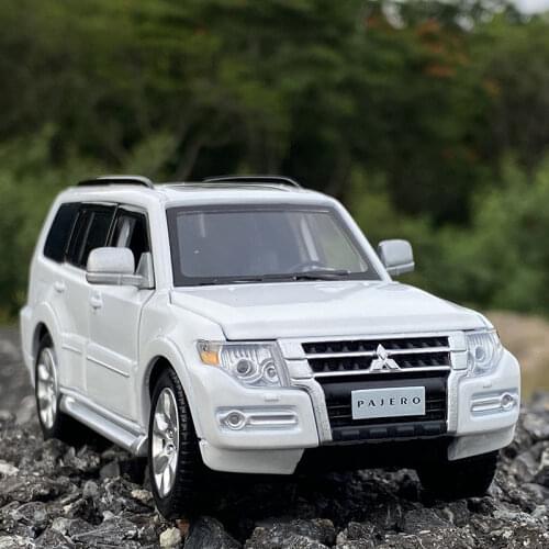 1:32 Mitsubishi PAJERO SUV Alloy Car Model Diecast & Toy Vehicles Metal Car Model High Simulation Sound Light Childrens Toy Gift
