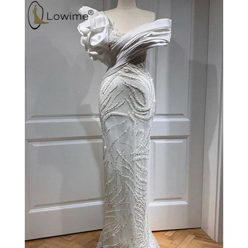 2020 Elegant Straight V Neck Evening Dresses Luxury Beads White Satin Dubai Women Formal Evening Party Gowns