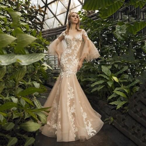 New Arrival Champagne Mermaid Tulle Thinyfull Wedding Dresses Zipper Sheer Scoop Neck Flare Sleeve Lace Appliques Bridal Gown