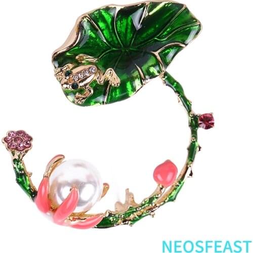 Elegant Rhinestone Lotus Leaf Brooches Enameled Pearl Pin Green Color Ladies Party Gifts Coat Garments Accessory Fashion Jewelry