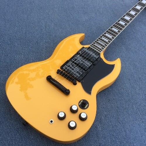 Rosewood fingerboard electric guitar in yellow,Black hardware,3 pickups,Solid mahogany body electric guitar,Free shipping180418