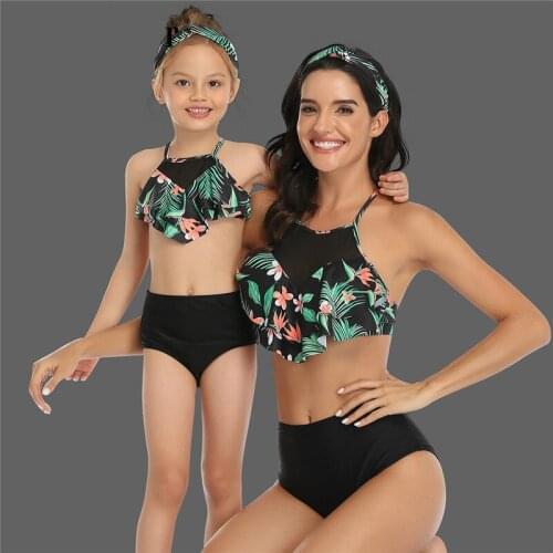 Family Swimsuit Holiday Mom and Daughter Bath Beach Wear for Women Sling Girls Swimming Outfits children Swimsuits Dress Looks